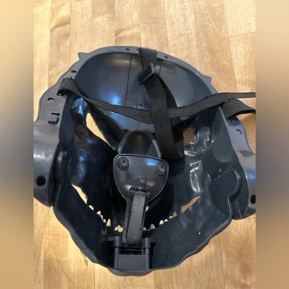 2019 Godzilla King of the Monsters Light Up Mask w/ Sound JAKKS - Picture 2 of 2